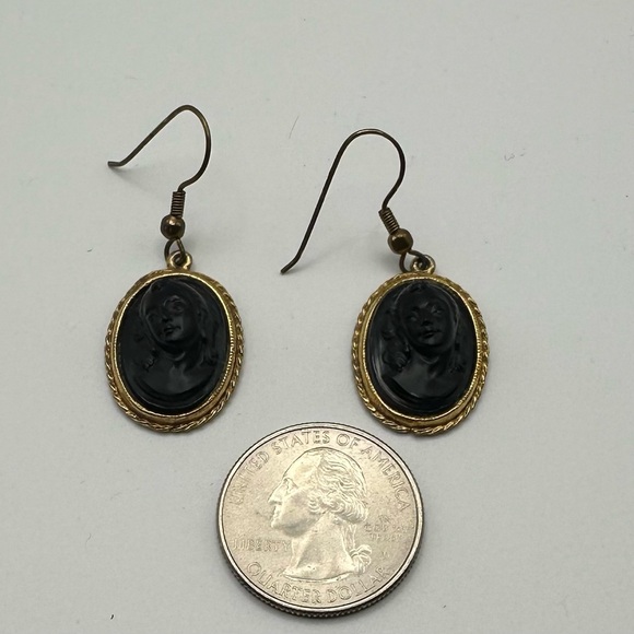 Black Cameo-style Earrings. Vintage. - Picture 7 of 8